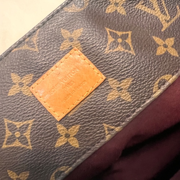 Louis Vuitton Hobo Style Bag - Picture 11 of 11